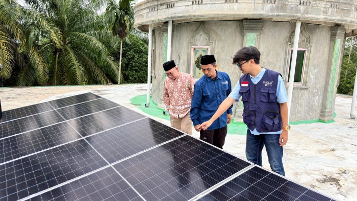 Enter Nusantara, together with the NUUR+ consortium and Bank Indonesia, supported a disaster-prone community through solar panel installation in the Nurul Iman Mosque in Babo Village, Aceh Tamiang, Nanggroe Aceh Darussalam.